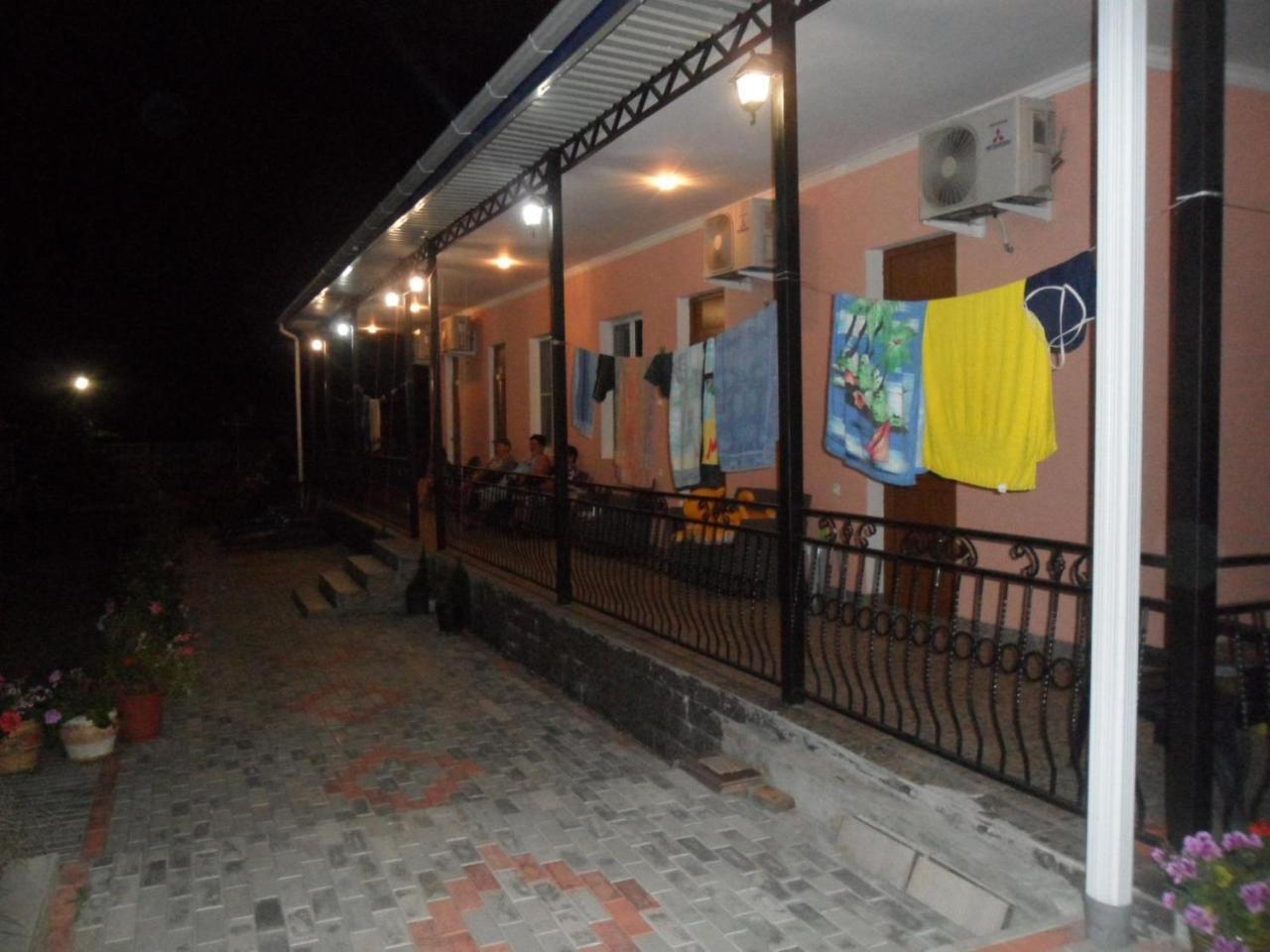 Galina Guest House Alakhadze Bagian luar foto