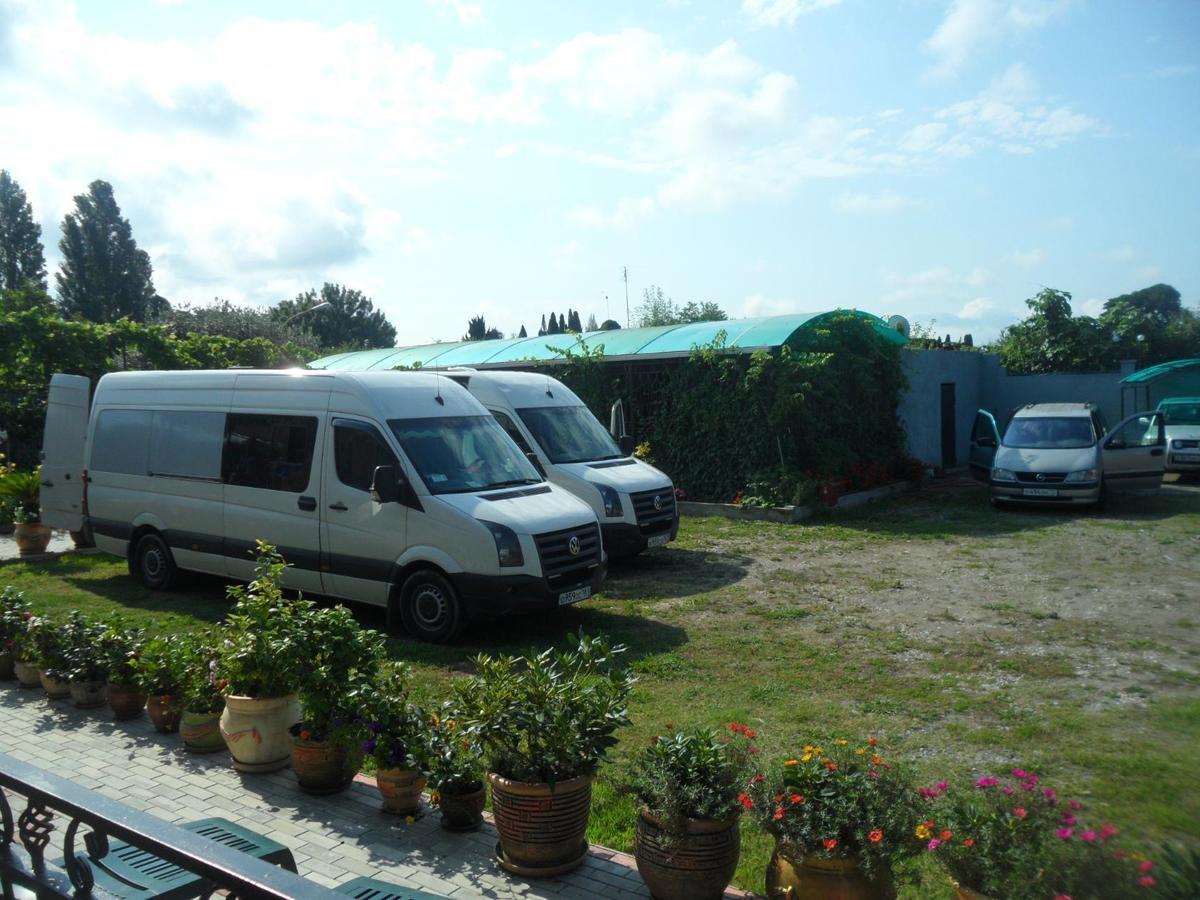 Galina Guest House Alakhadze Bagian luar foto